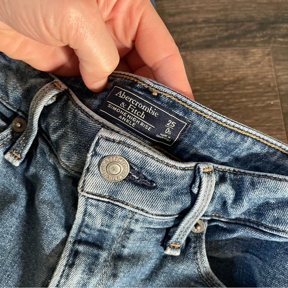 Abercrombie & Fitch Simone High Rise Ankle Jeans sz 25 short - Picture 4 of 6